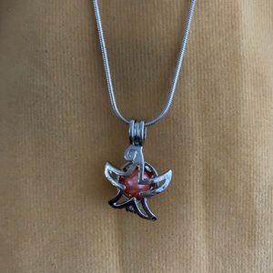 Star Pearl pendant necklace